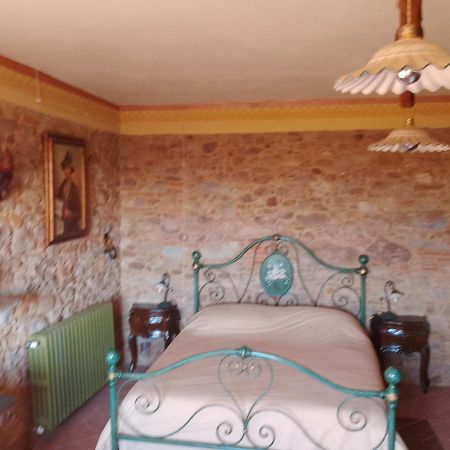 L'Ulivoimperfetto Apartamento Buti Exterior foto